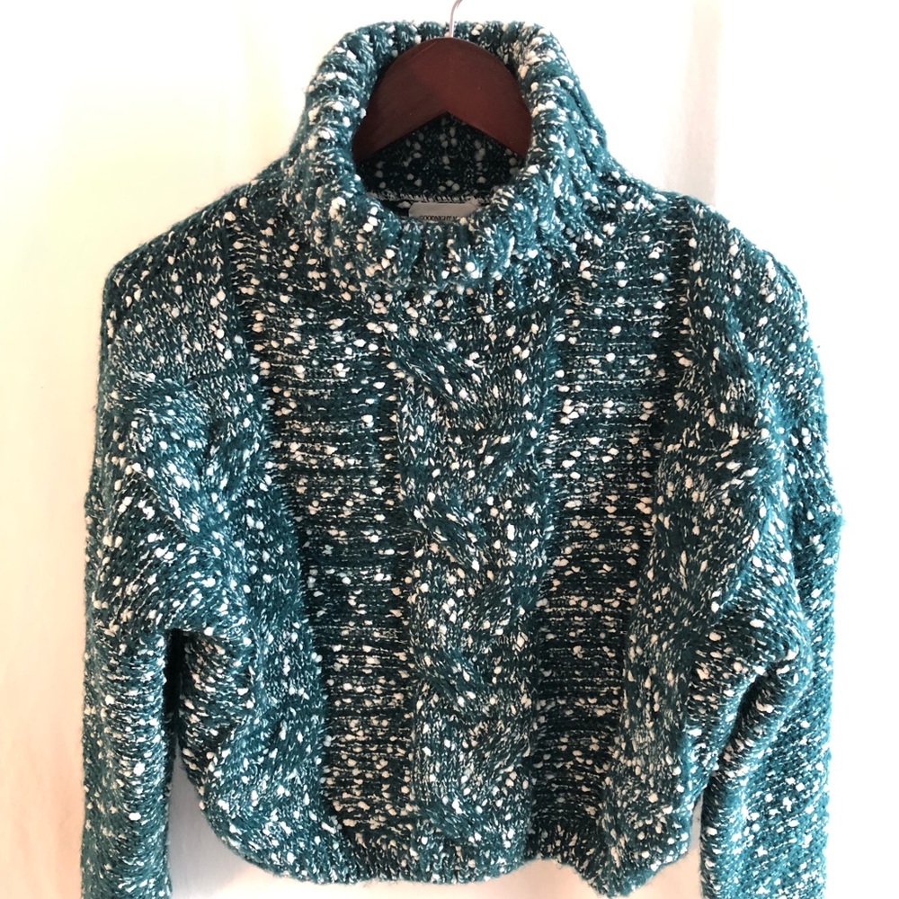 Cozy, green and white speckled sweater
